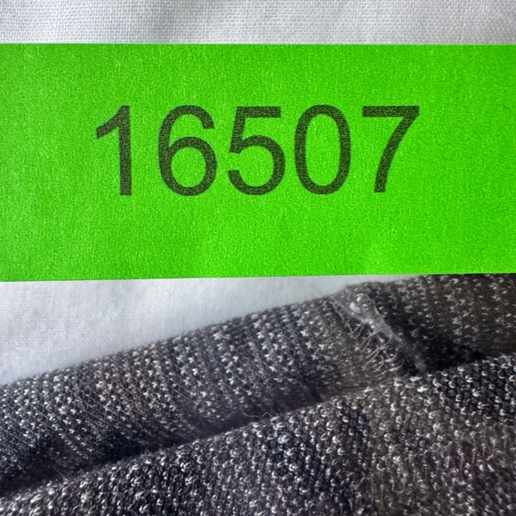 All In Motion Women's Pull On Athletic Capri‎ Yoga Leggings Charcoal Size Small - Picture 12 of 12